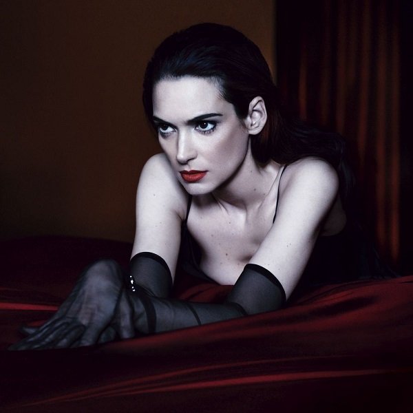 Winona_Ryder_Interview_May_03.jpg