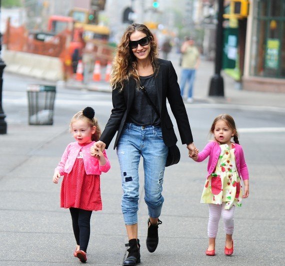 o-SARAH-JESSICA-PARKER-TWINS-570 (6).jpg
