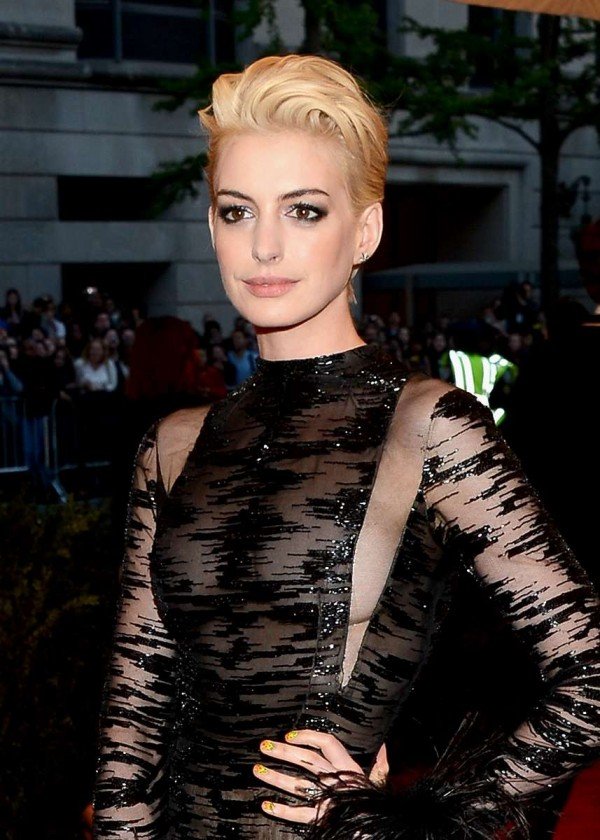 short-hairstyles-anne-hathaway.jpg