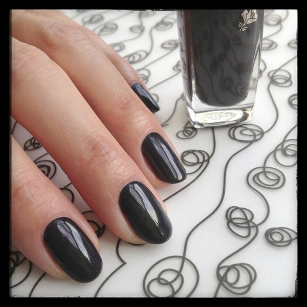 Fall-2013-nail-polish_Lancome-Grey-Lumiere.jpg
