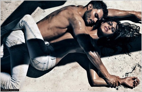 eva-mendes-calvin-klein-underwear-jeans-09