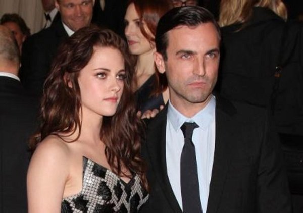 Kristen-Stewart-et-Nicolas-Ghesquiere1_exact810x609_l