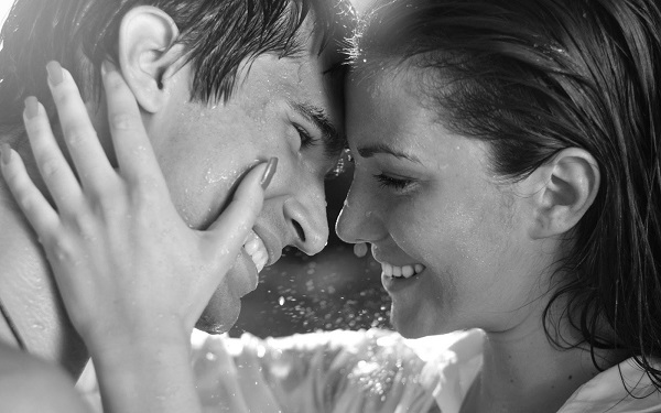 couple-love-rain-desktop-wallpaper-hd
